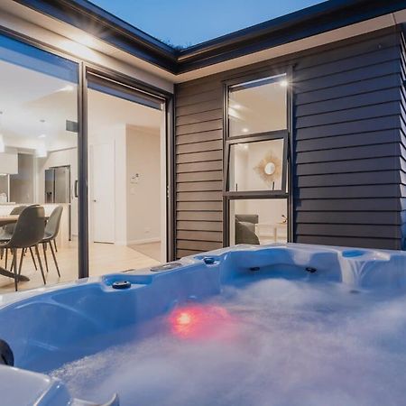 Elegant 3Br Home On Mustang Avenue Christchurch Exteriér fotografie