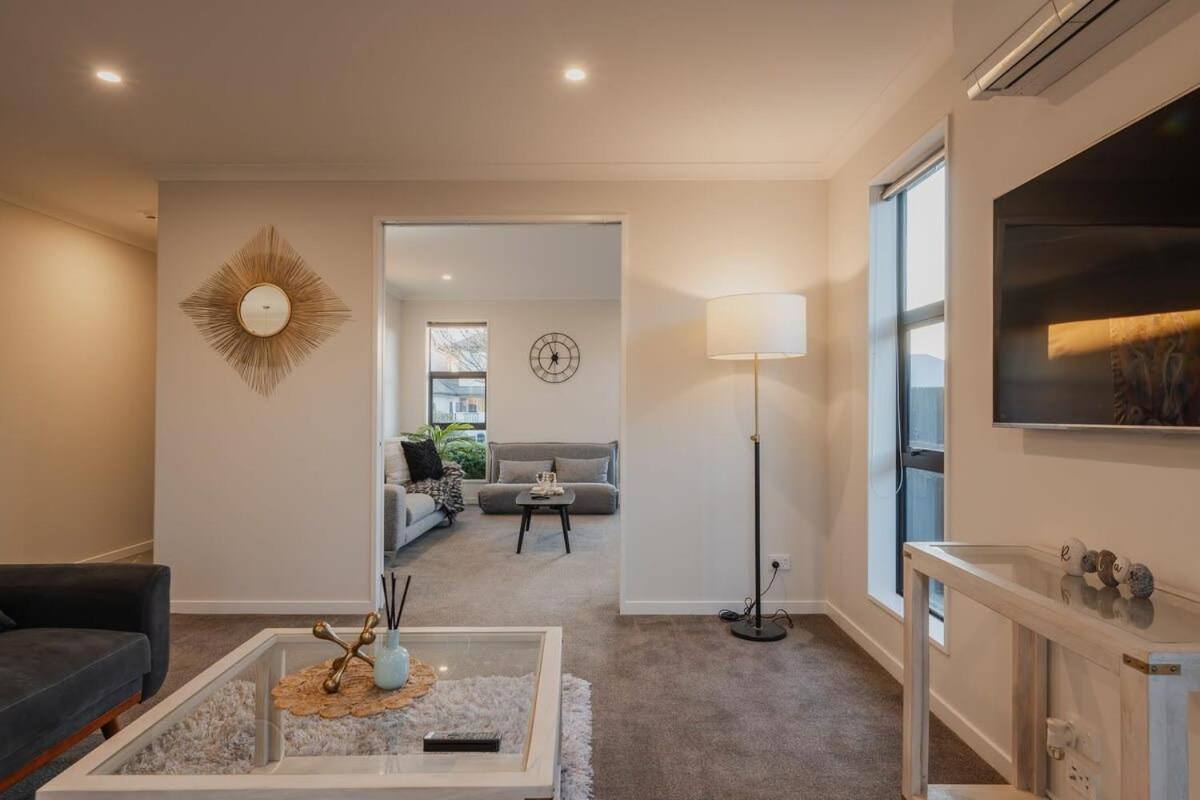 Elegant 3Br Home On Mustang Avenue Christchurch Exteriér fotografie