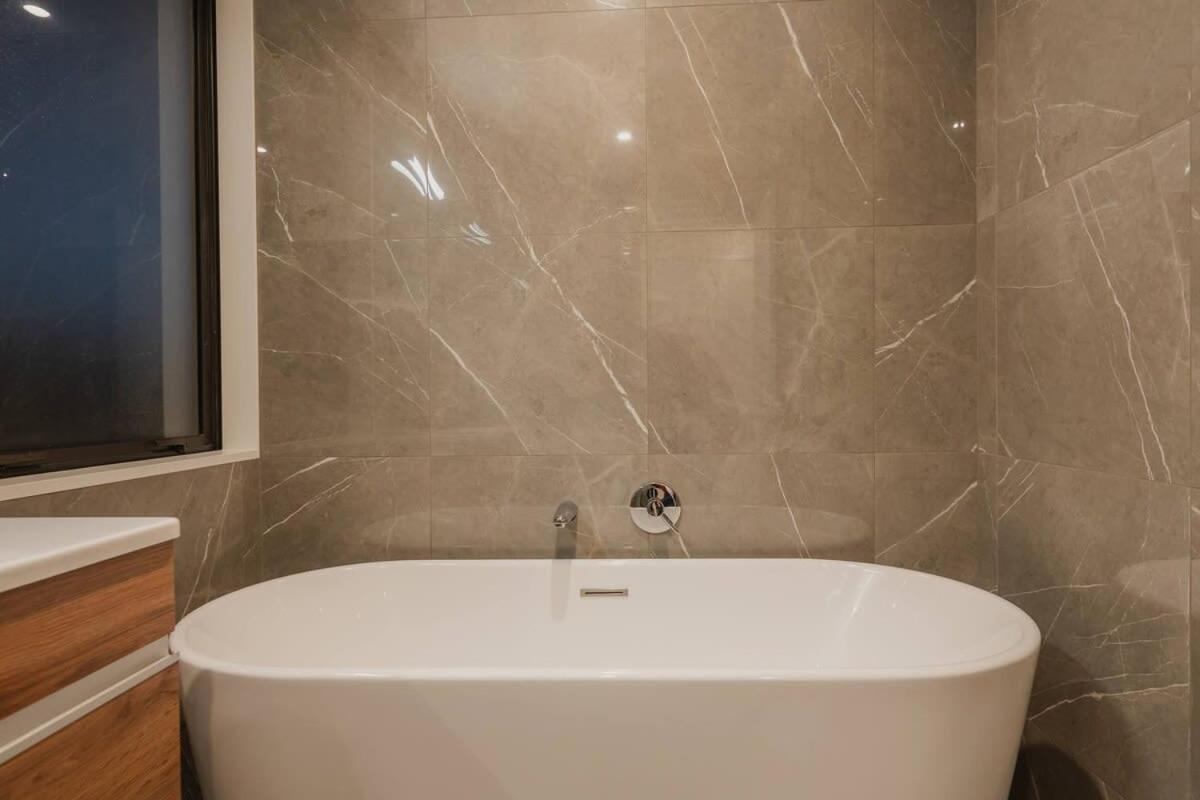 Elegant 3Br Home On Mustang Avenue Christchurch Exteriér fotografie
