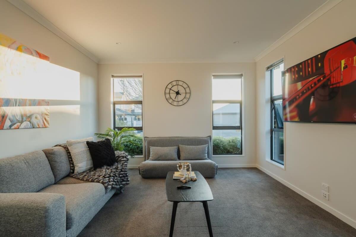 Elegant 3Br Home On Mustang Avenue Christchurch Exteriér fotografie